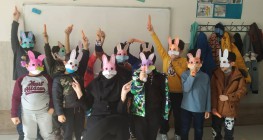 تدریس درس مدرسه خرگوش ها